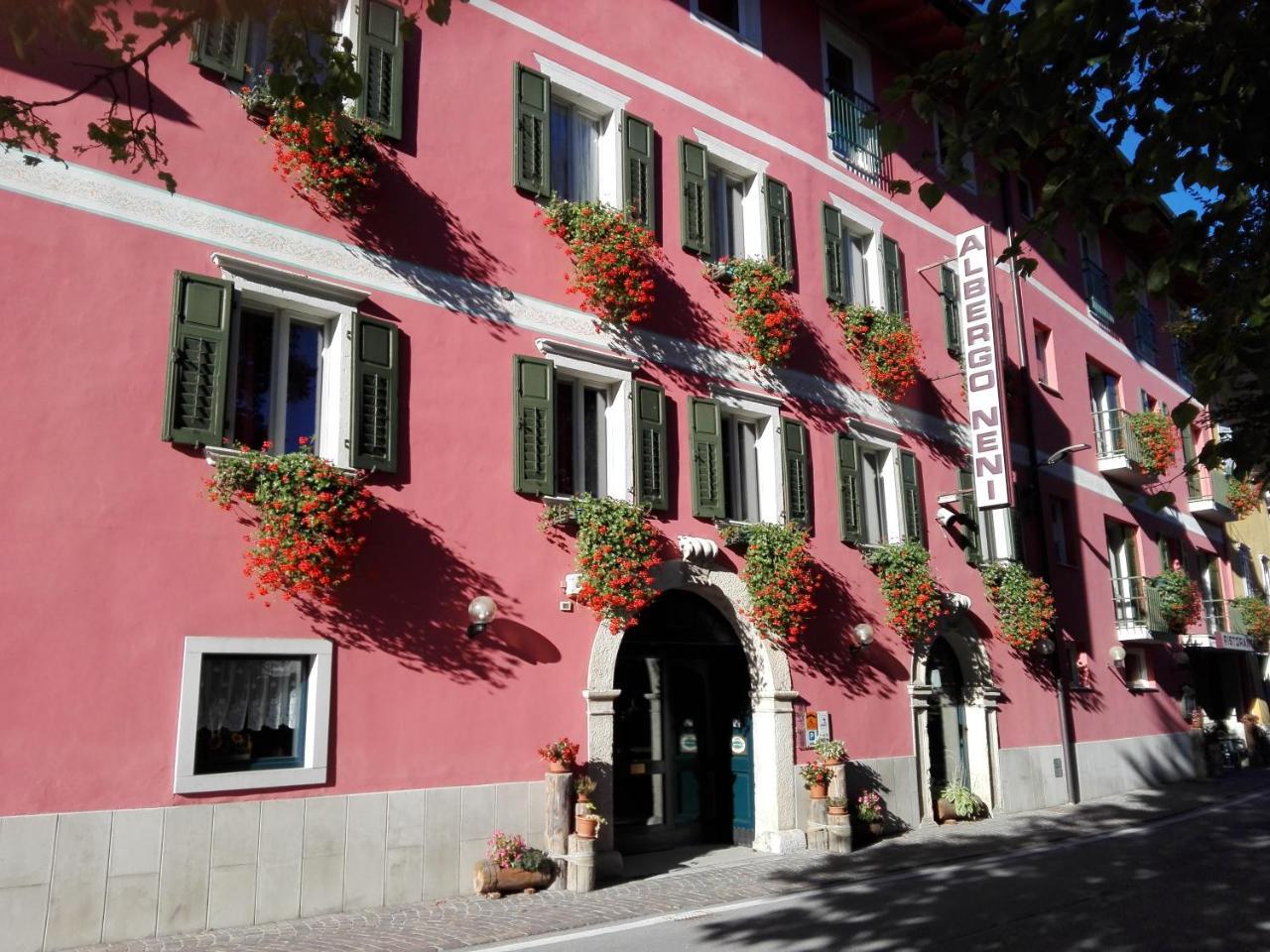 Albergo Neni Brentonico Buitenkant foto