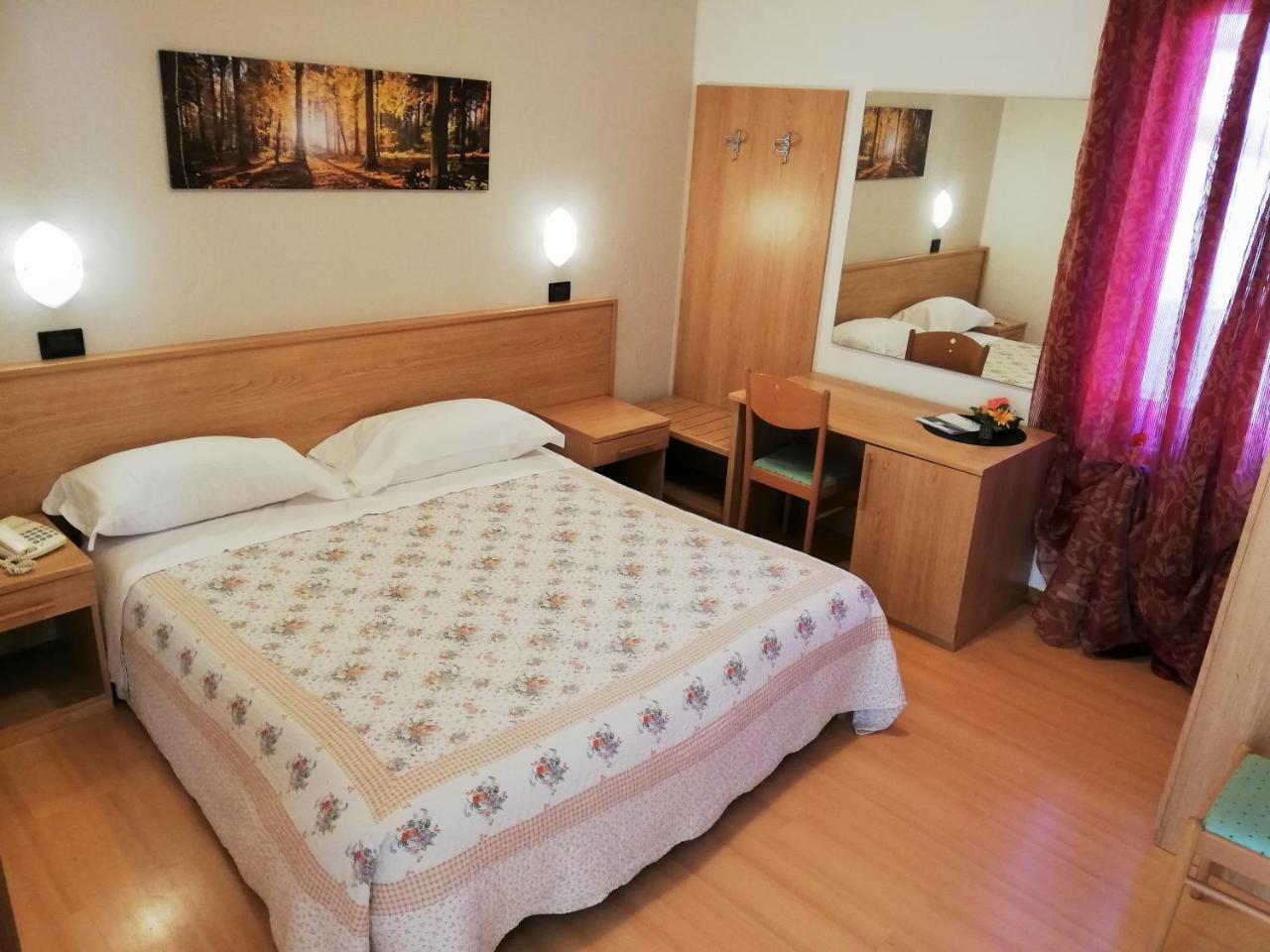 Albergo Neni Brentonico Buitenkant foto